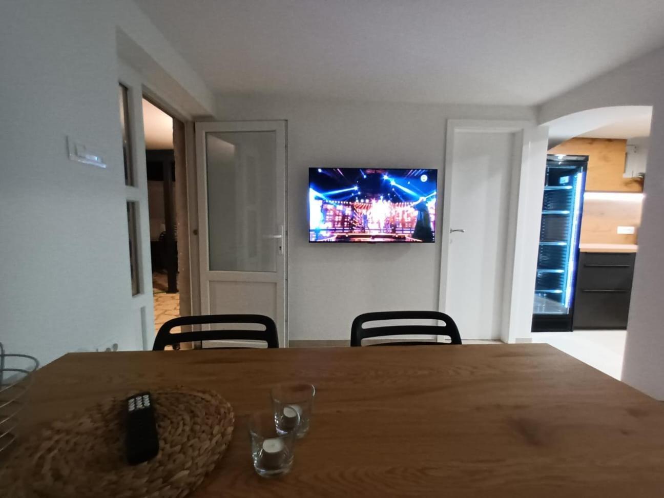 Beachfront House Ivana With Pool - Renovated 2025 Cesarica Exteriör bild