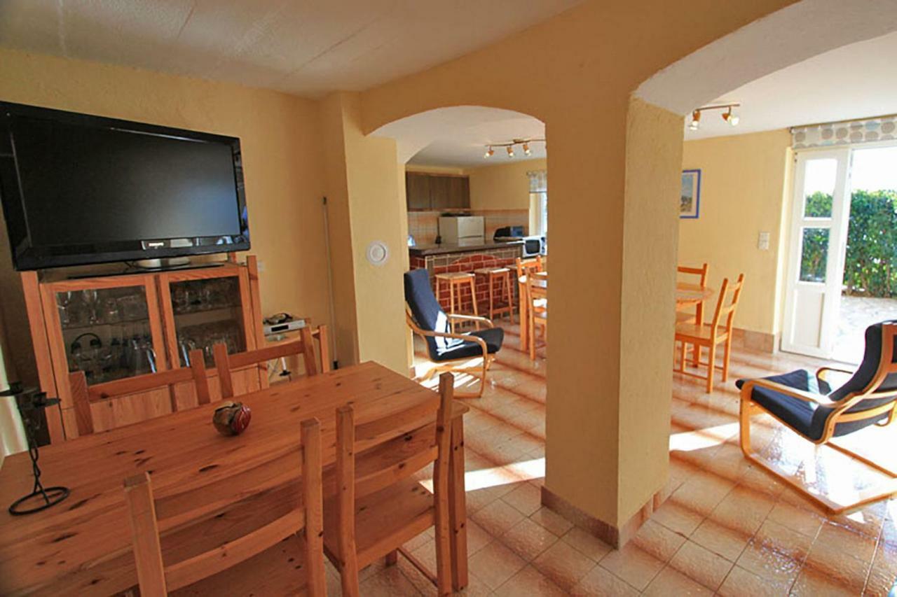 Beachfront House Ivana With Pool - Renovated 2025 Cesarica Exteriör bild